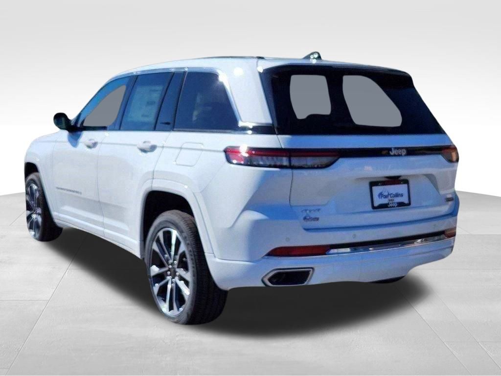 2025 Jeep Grand Cherokee Overland photo 3