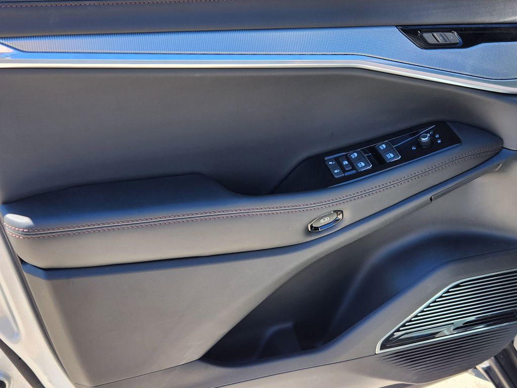 2025 Jeep Wagoneer S Launch Edition - Photo 6