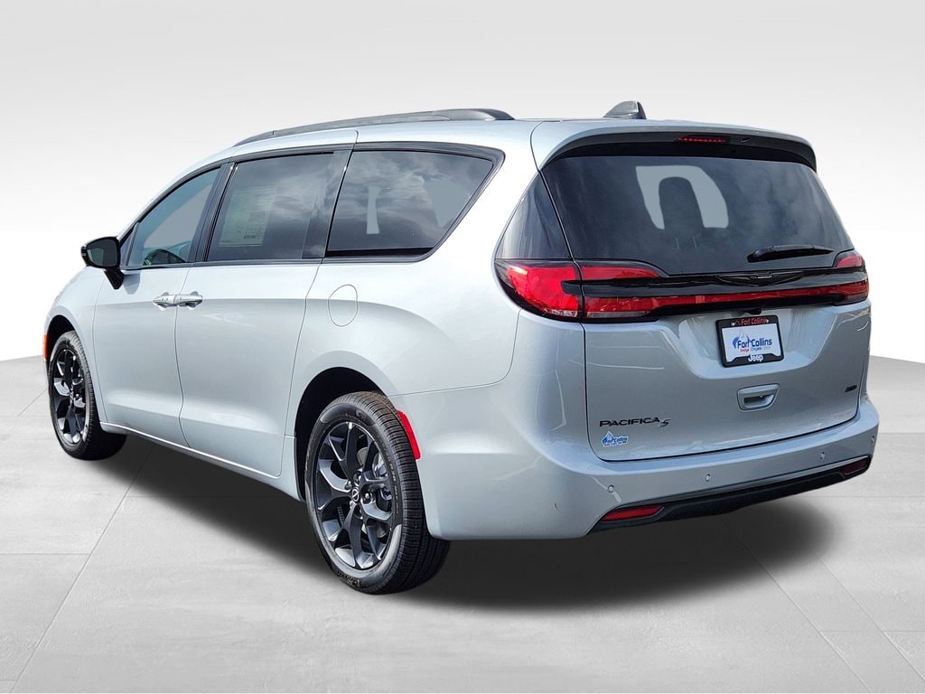 New 2026 Chrysler Pacifica Select Passenger Van