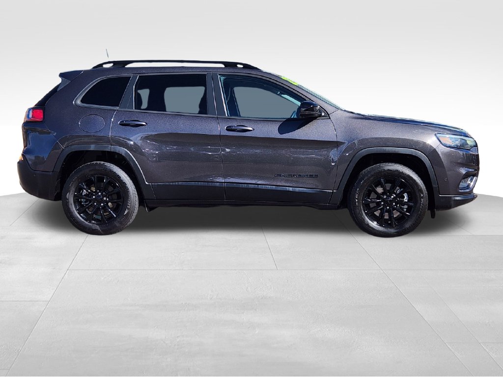 Used 2023 Jeep Cherokee Altitude SUV