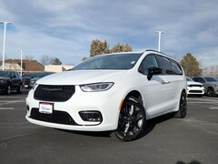 2026 Chrysler Pacifica Select Minivan/Van