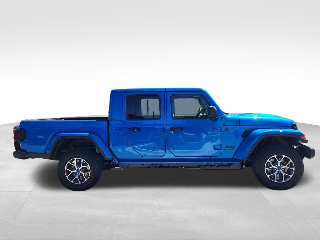 New 2026 Jeep Gladiator Sport S Truck