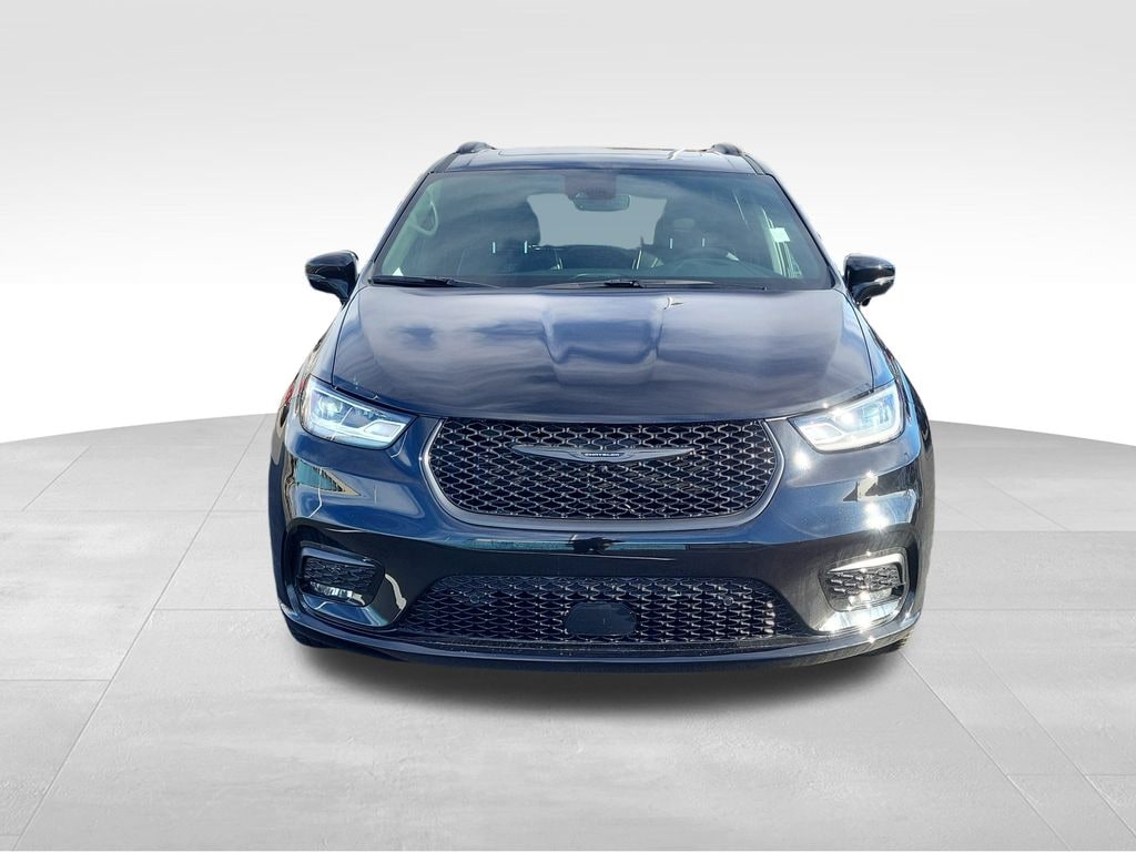 New 2026 Chrysler Pacifica Limited Minivan/Van