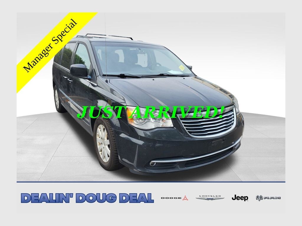 Used 2016 Chrysler Town & Country Touring Minivan/Van