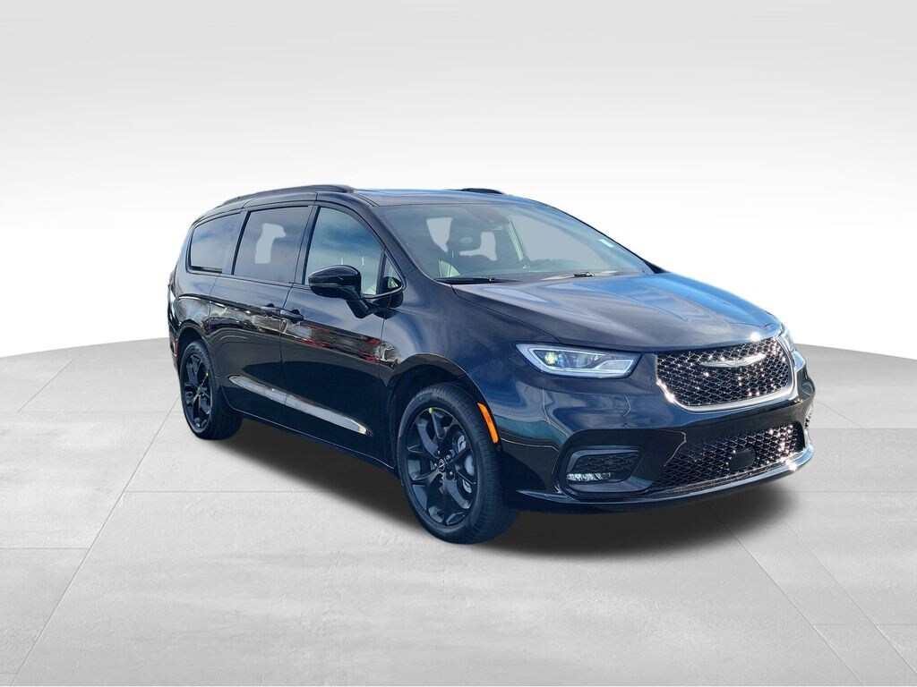 New 2026 Chrysler Pacifica Limited Minivan/Van