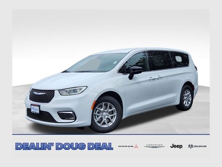 2026 Chrysler Pacifica Select Minivan/Van
