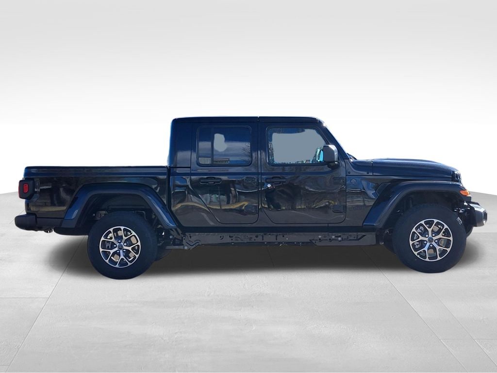 New 2026 Jeep Gladiator Sport S Truck