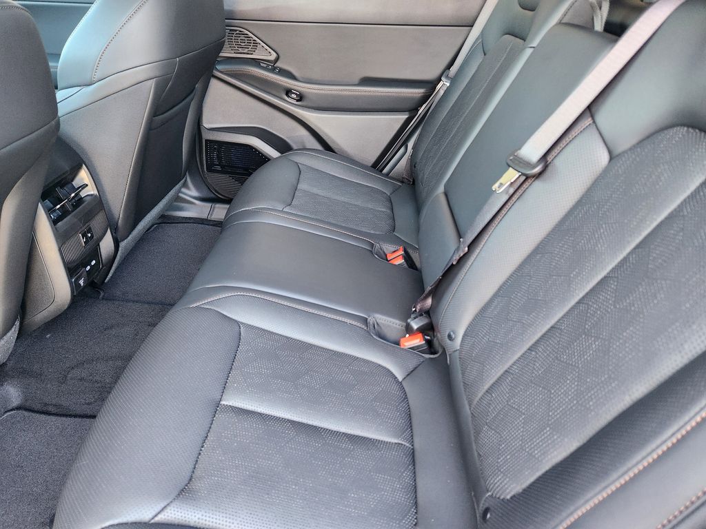 2026 Jeep Cherokee Overland - Photo 28