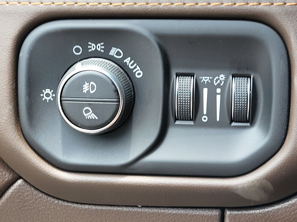 2026 RAM 3500 Limited/Longhorn - Photo 23