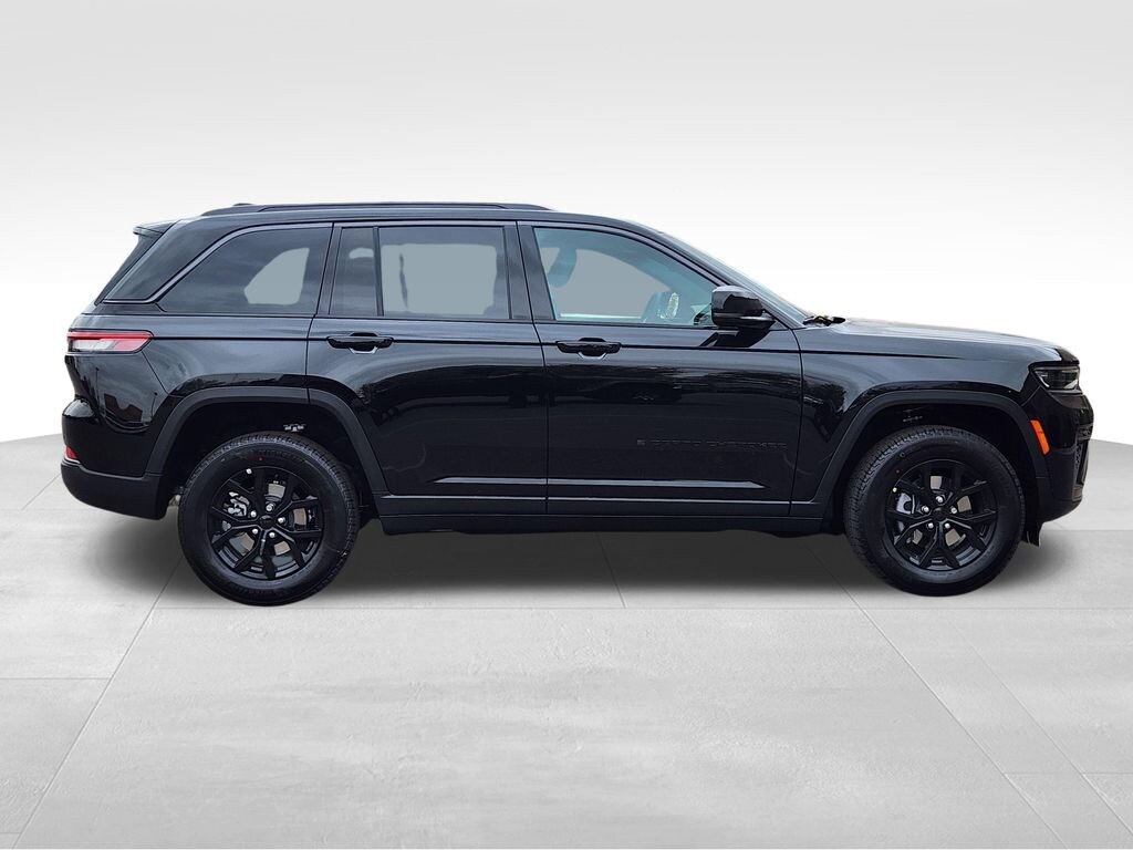 New 2026 Jeep Grand Cherokee Altitude SUV