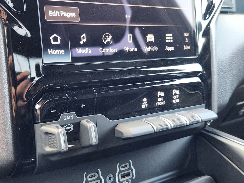 2026 RAM 1500 Laramie - Photo 18