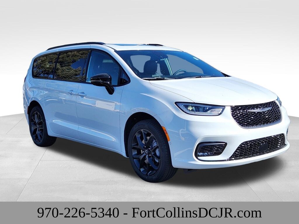 New 2026 Chrysler Pacifica Limited Minivan/Van