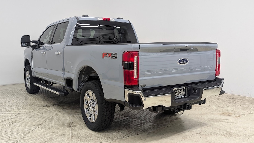 New 2026 Ford F-250 LARIAT Truck Crew Cab