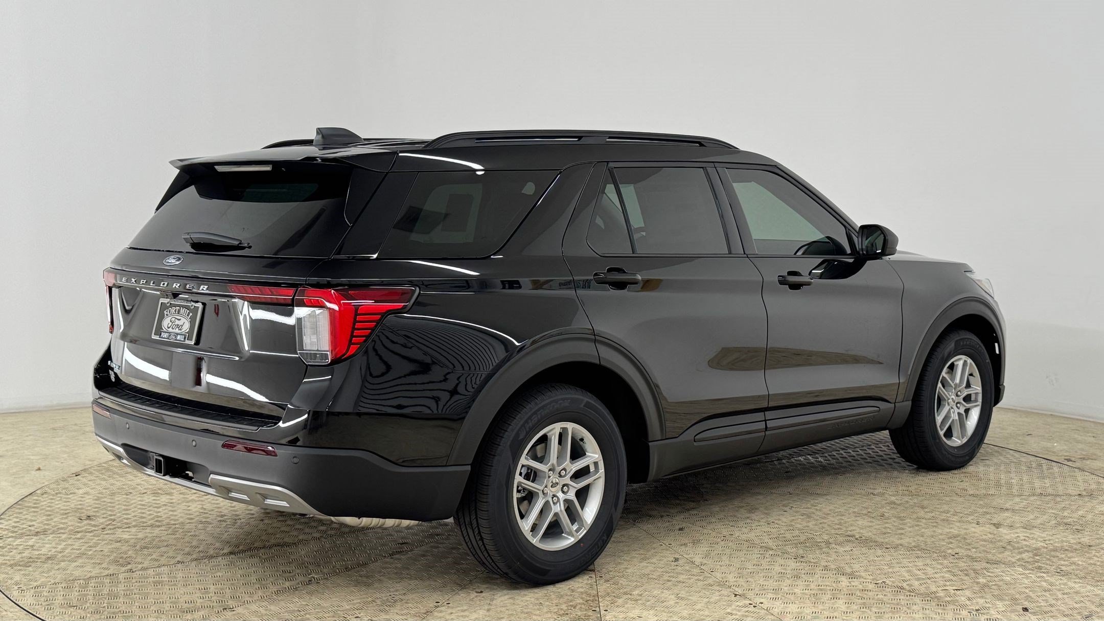 2026 Ford Explorer Active - Photo 9