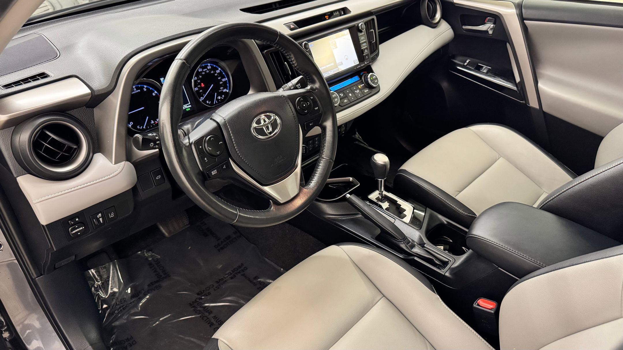 2018 Toyota RAV4 Limited photo 4
