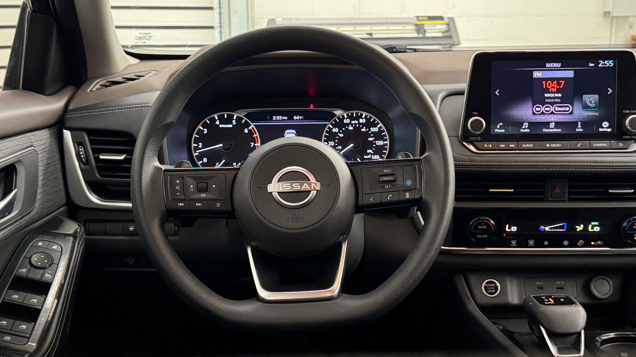 2023 Nissan Rogue SV photo 4