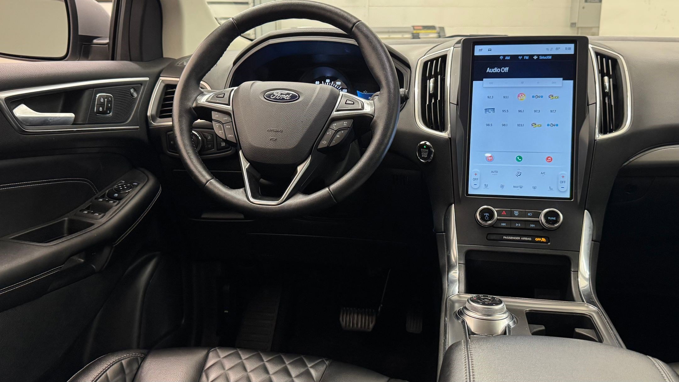 2024 Ford Edge Titanium photo 4