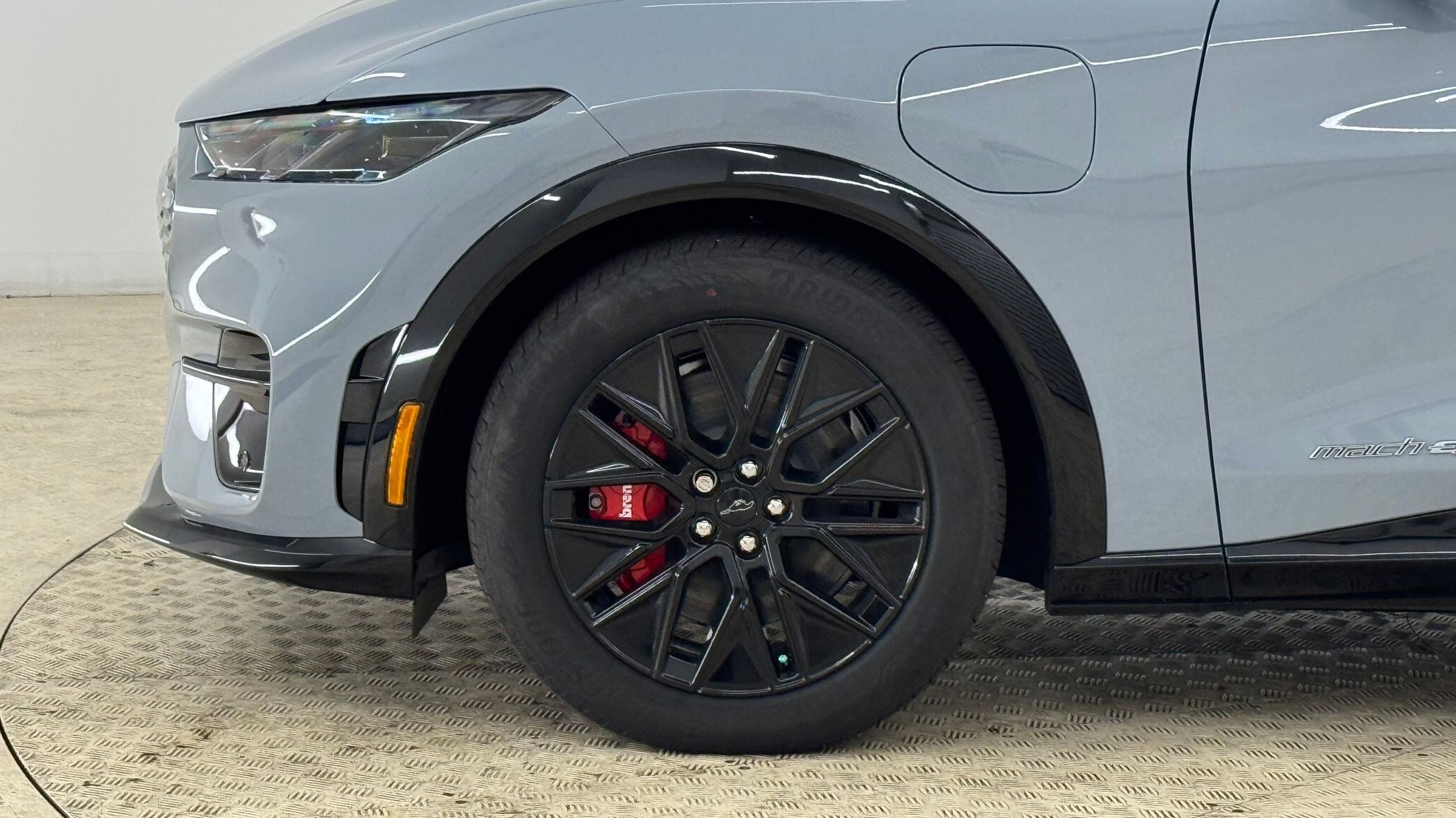 2025 Ford Mustang Mach-E Premium - Photo 12