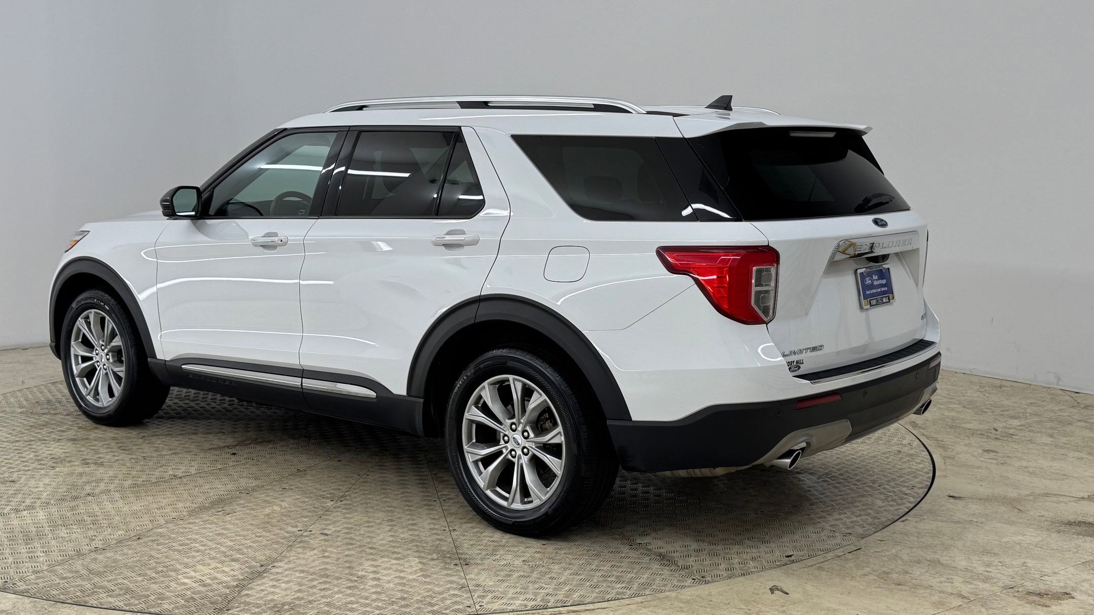 2023 Ford Explorer Limited photo 3