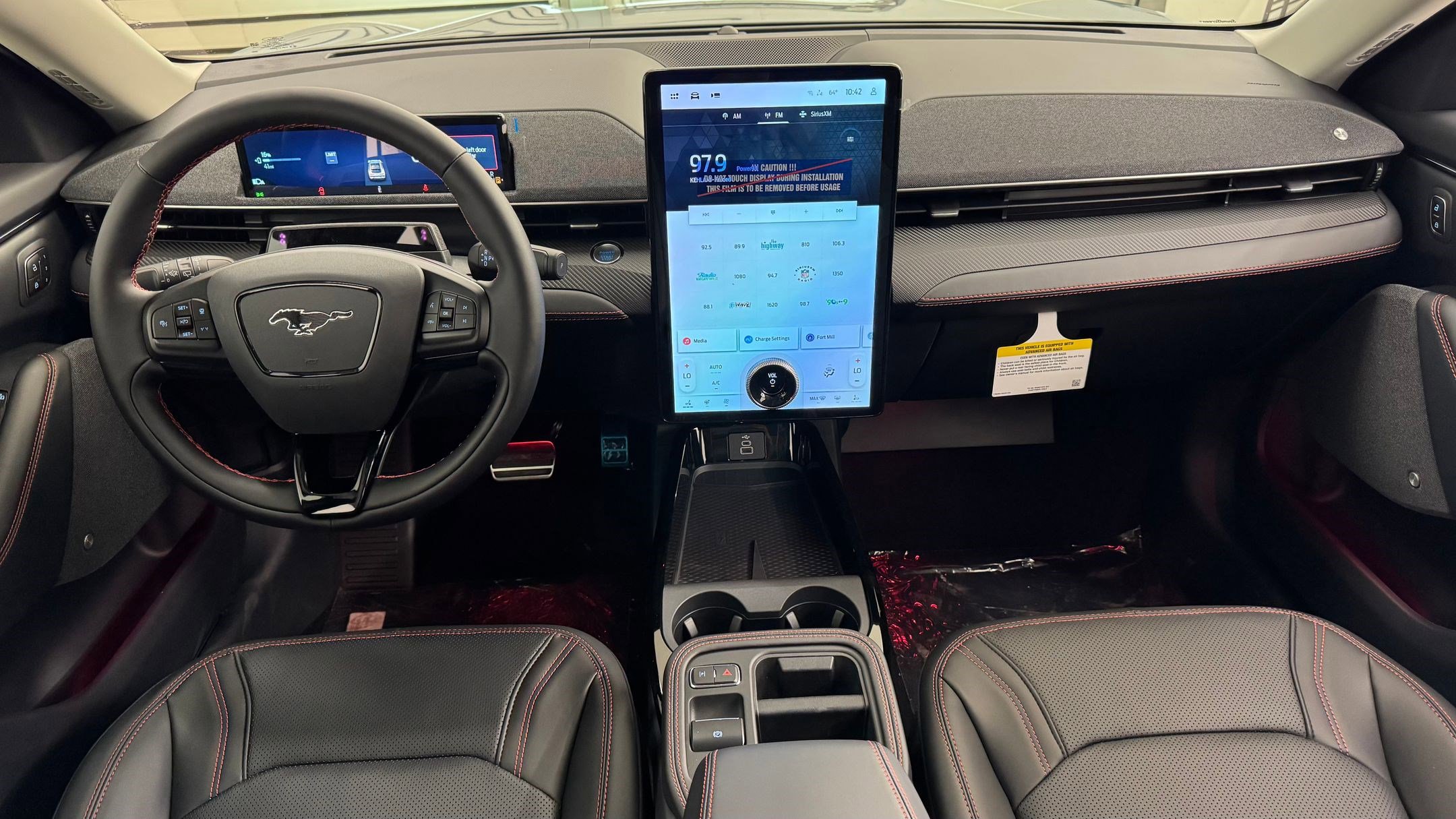 2025 Ford Mustang Mach-E Premium - Photo 16