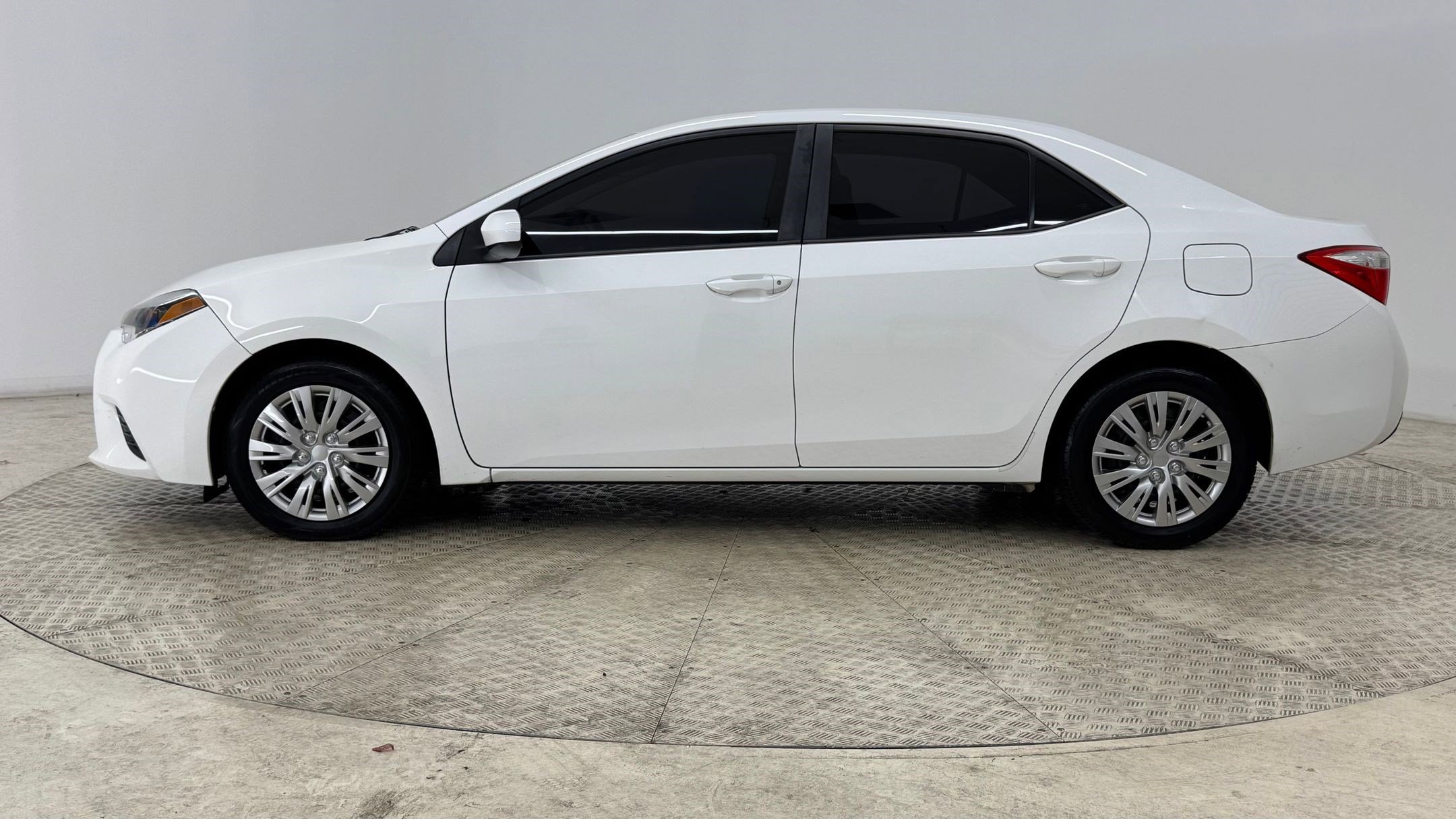 Used 2015 Toyota Corolla LE with VIN 2T1BURHE9FC401658 for sale in Fort Mill, SC