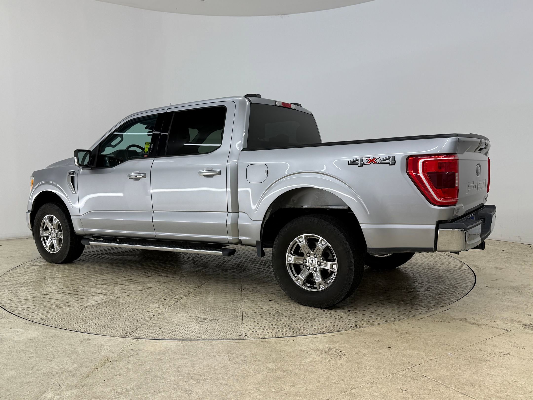 2021 Ford F-150 XLT photo 3