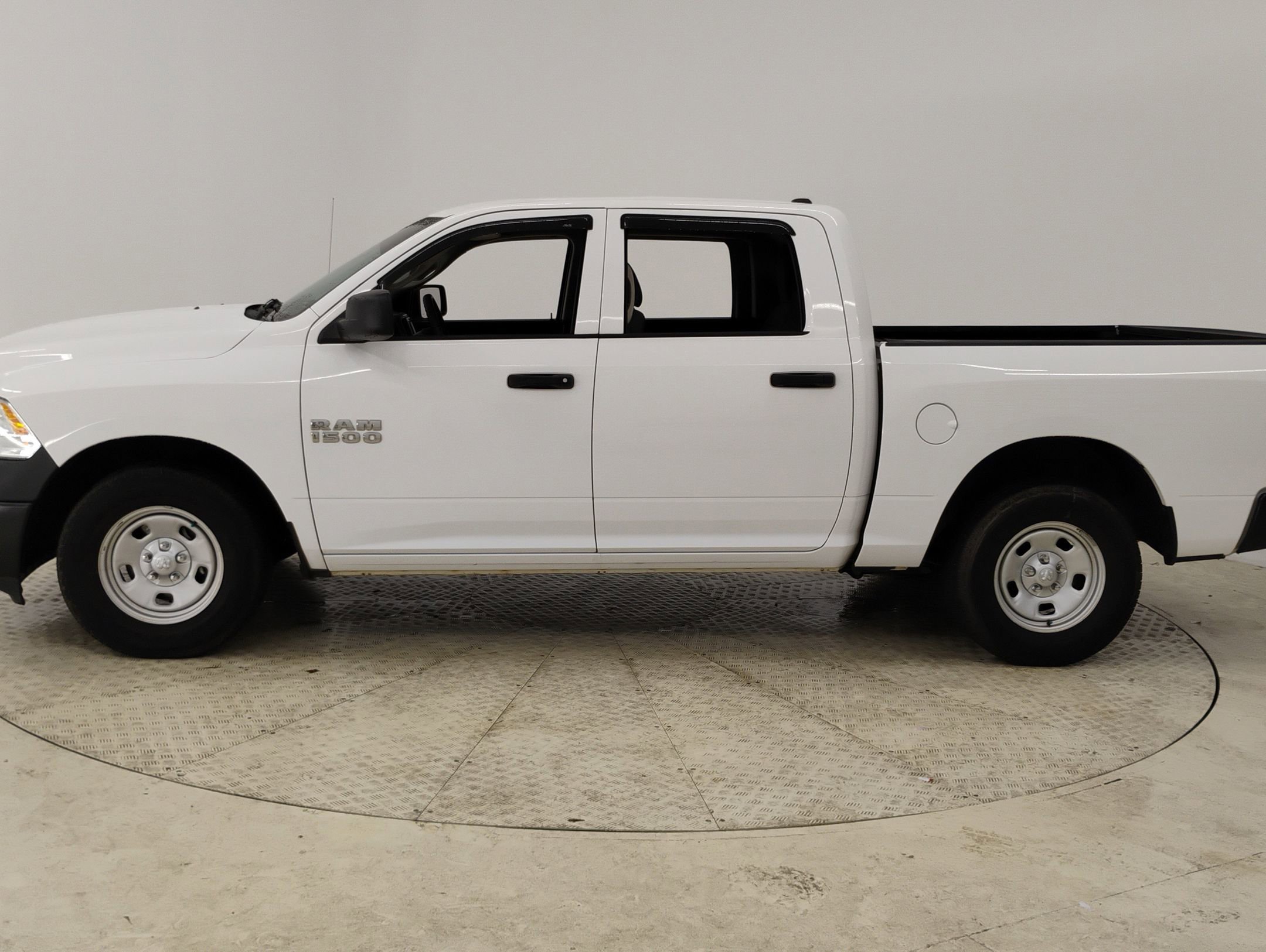 2018 Ram 1500 Tradesman photo 2