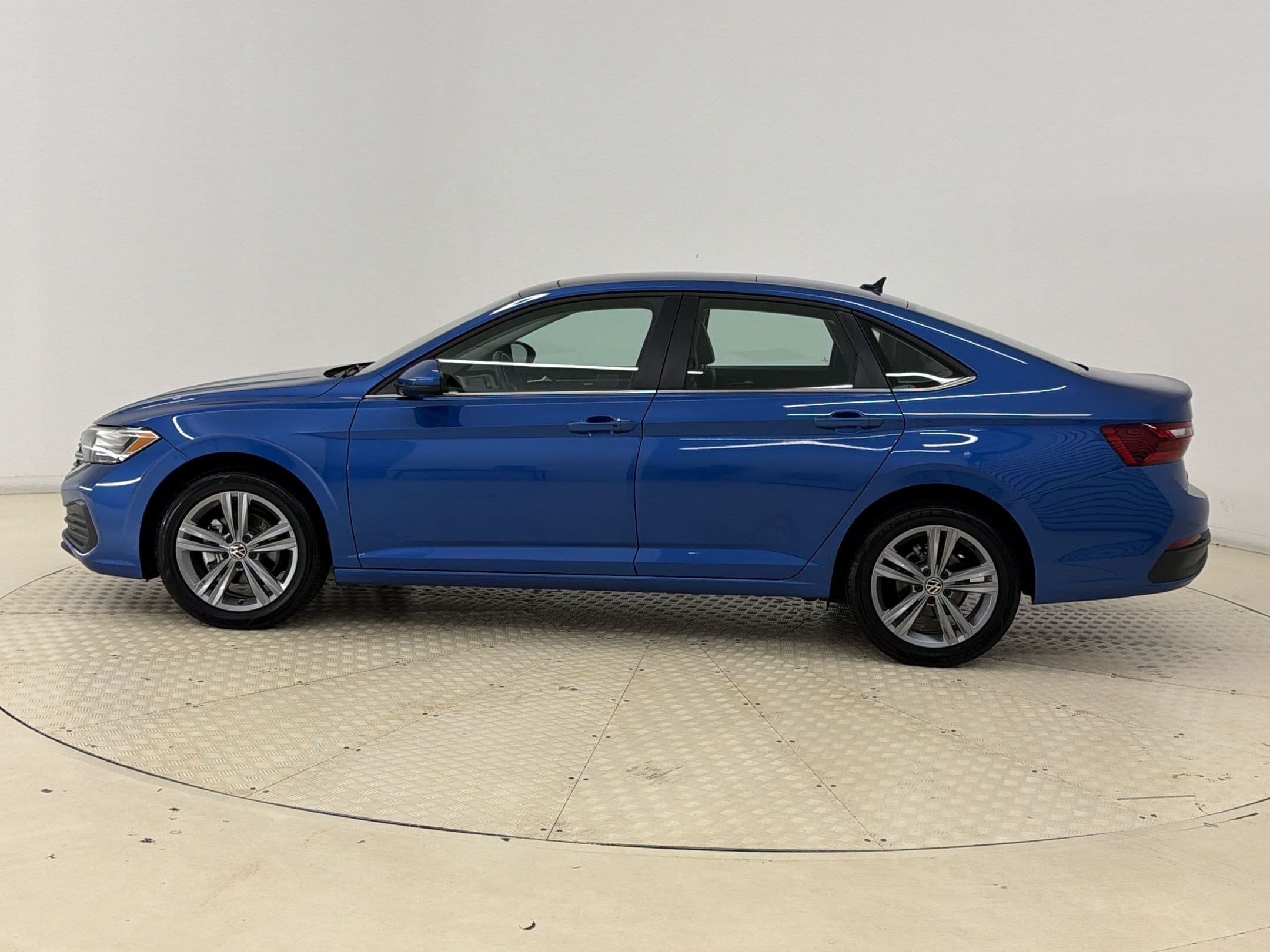 Certified 2024 Volkswagen Jetta SE with VIN 3VW7M7BU8RM071336 for sale in Fort Mill, SC