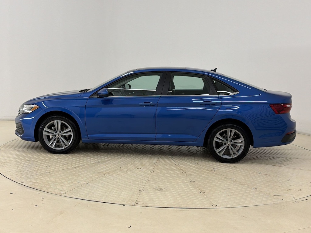 Certified 2024 Volkswagen Jetta SE Sedan