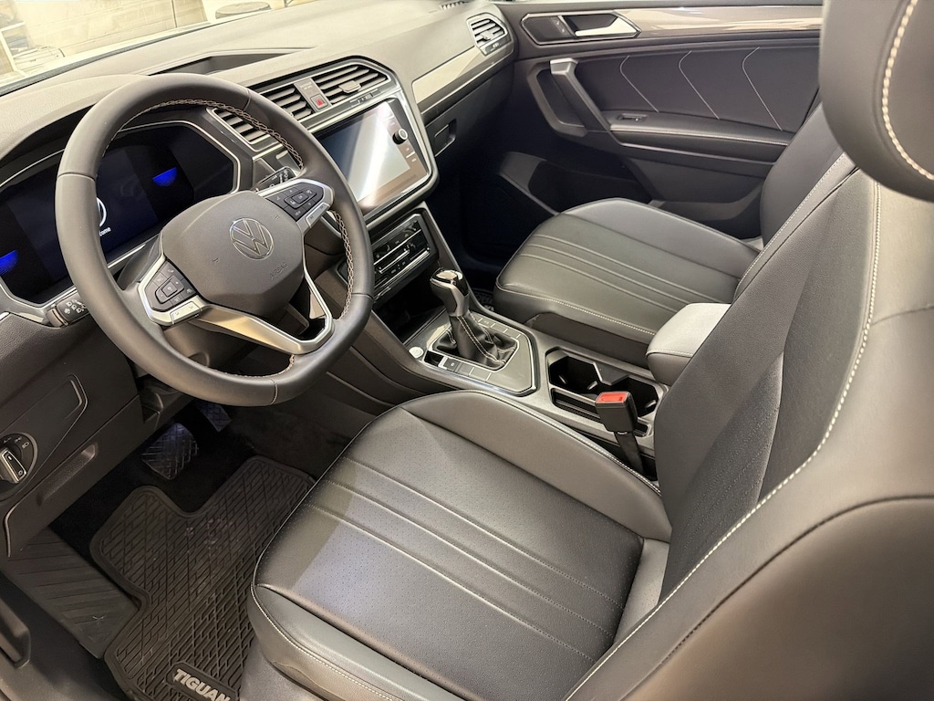 Used 2023 Volkswagen Tiguan SE SUV