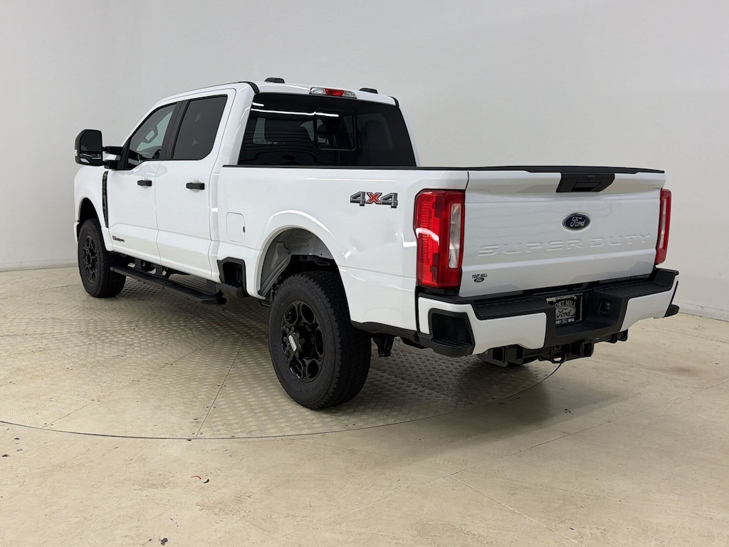 New 2026 Ford F-250 LARIAT Truck Crew Cab