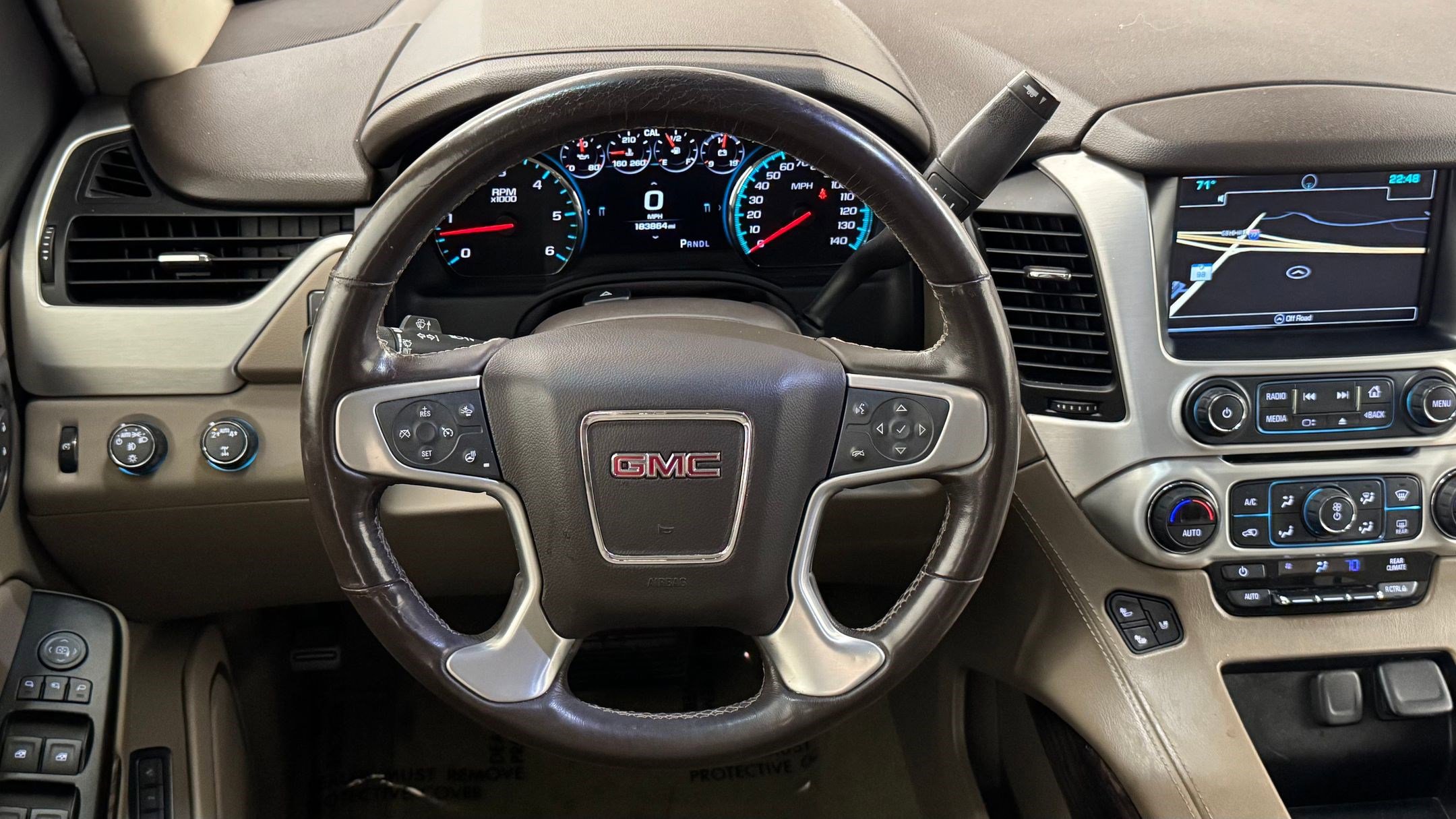 2017 Gmc Yukon SLT photo 4
