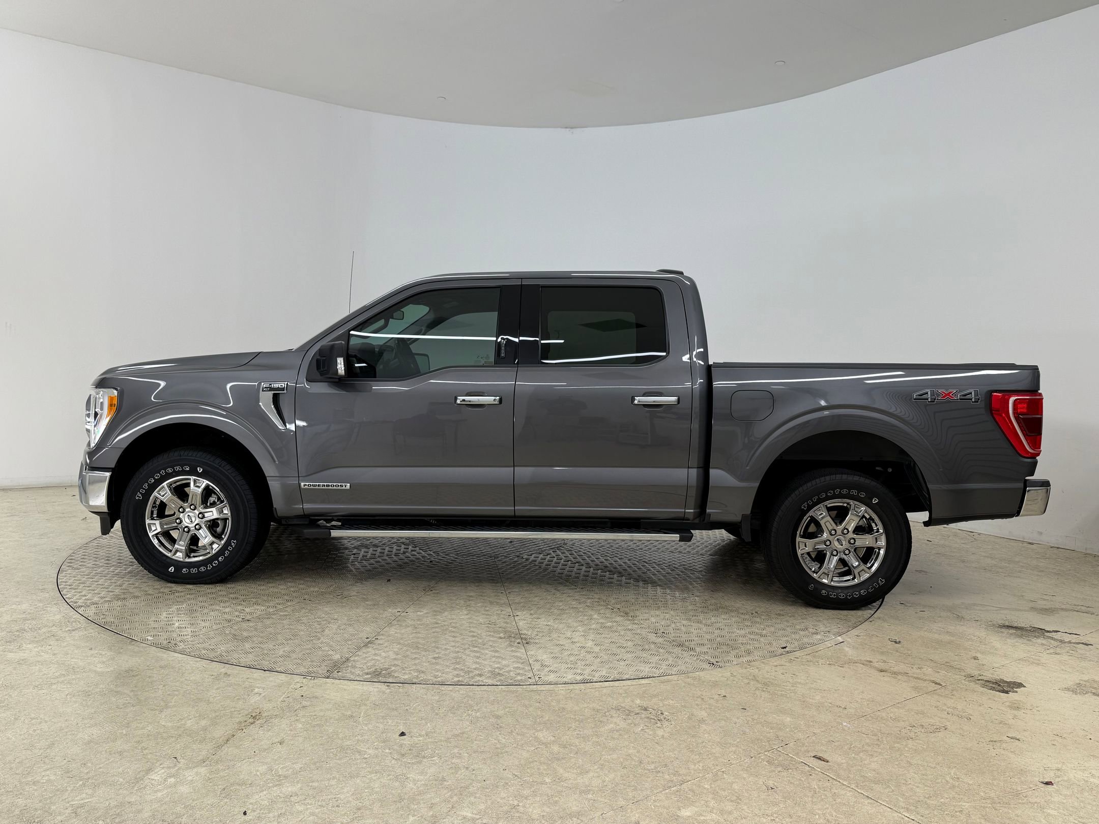 2021 Ford F-150 XLT photo 2