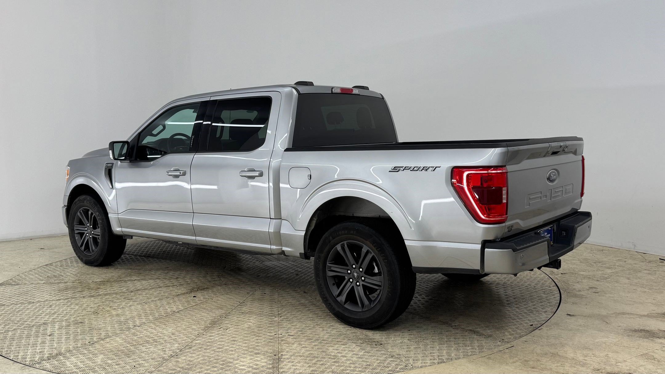 2023 Ford F-150 XLT photo 3