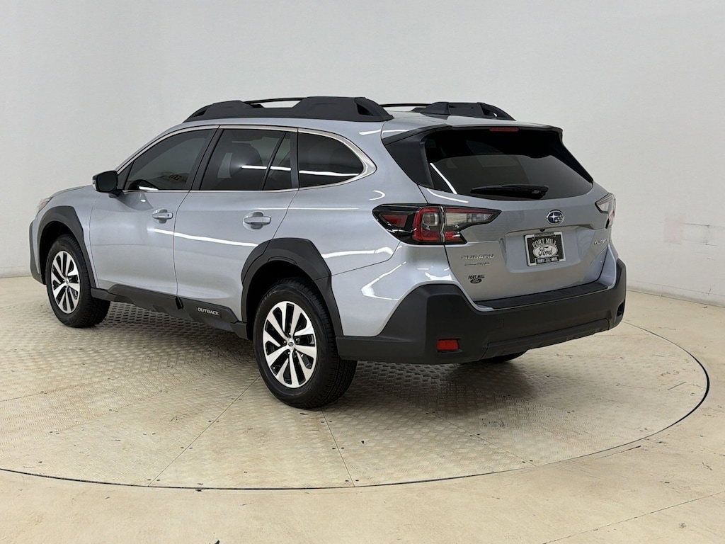 Used 2025 Subaru Outback Premium SUV