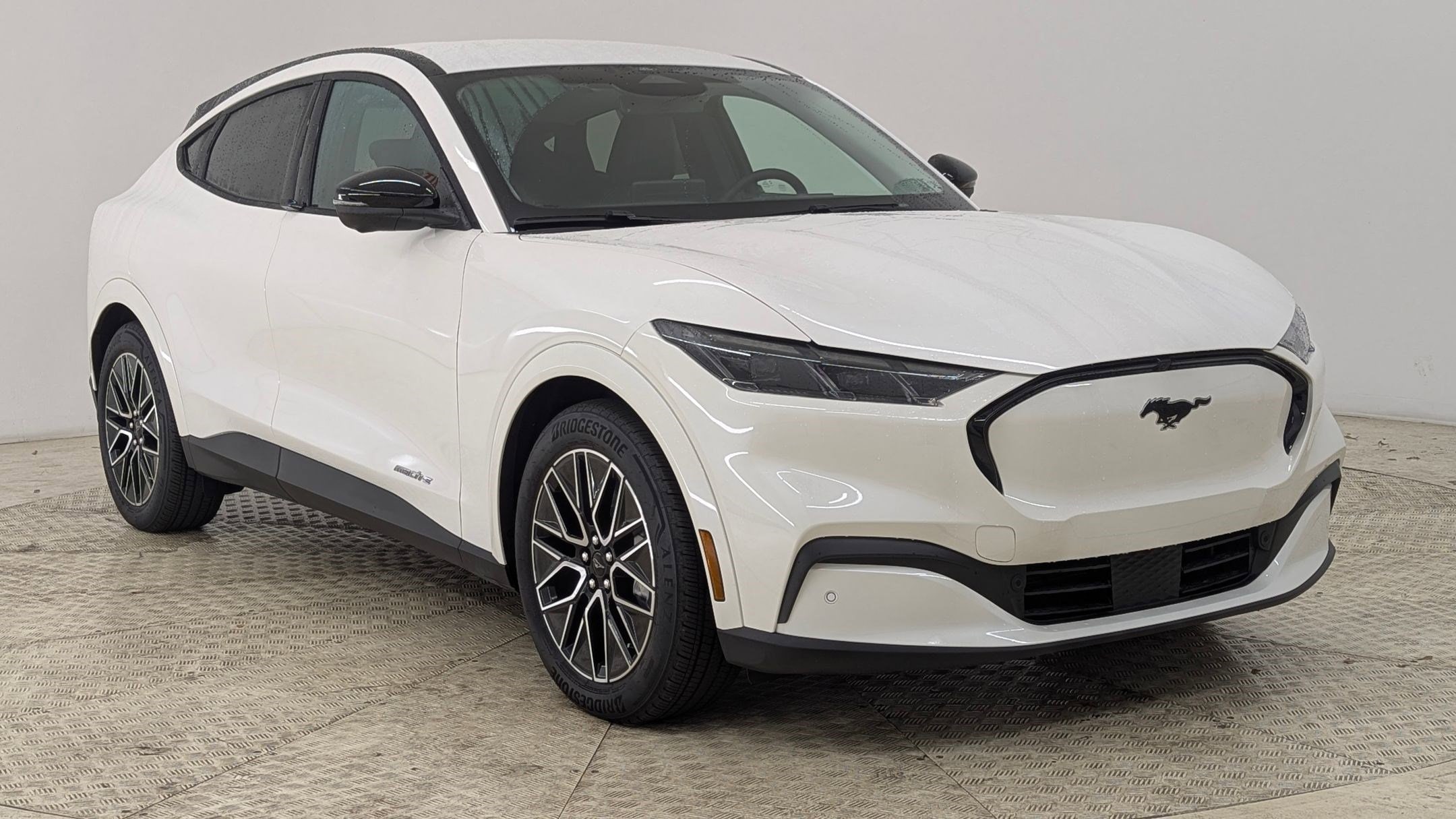 2025 Ford Mustang Mach-E Premium - Photo 6