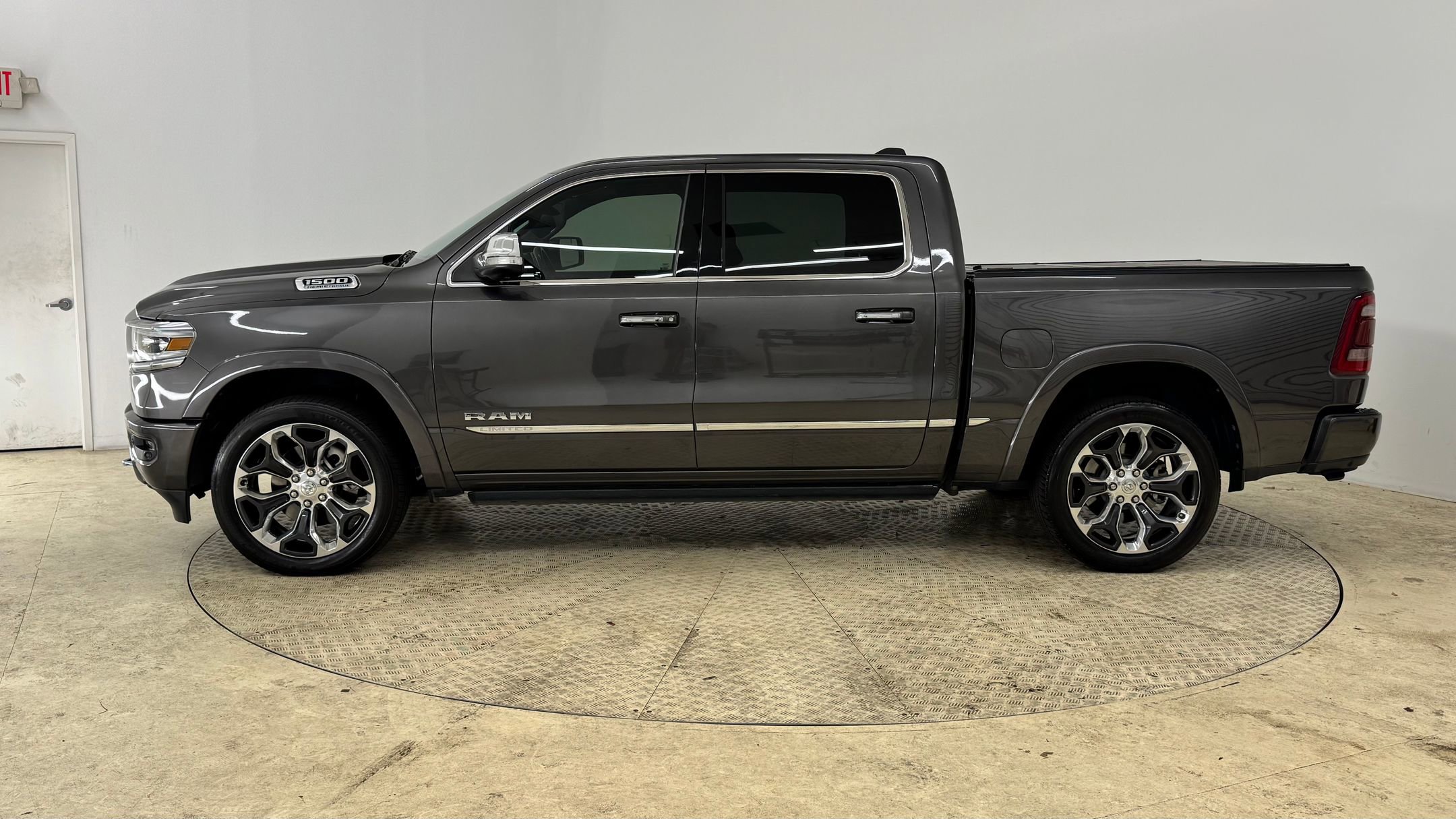 2021 Ram 1500 Limited photo 2