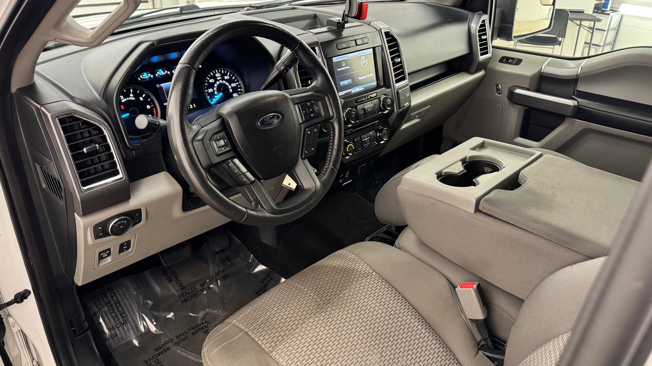 2015 Ford F-150 XLT photo 4