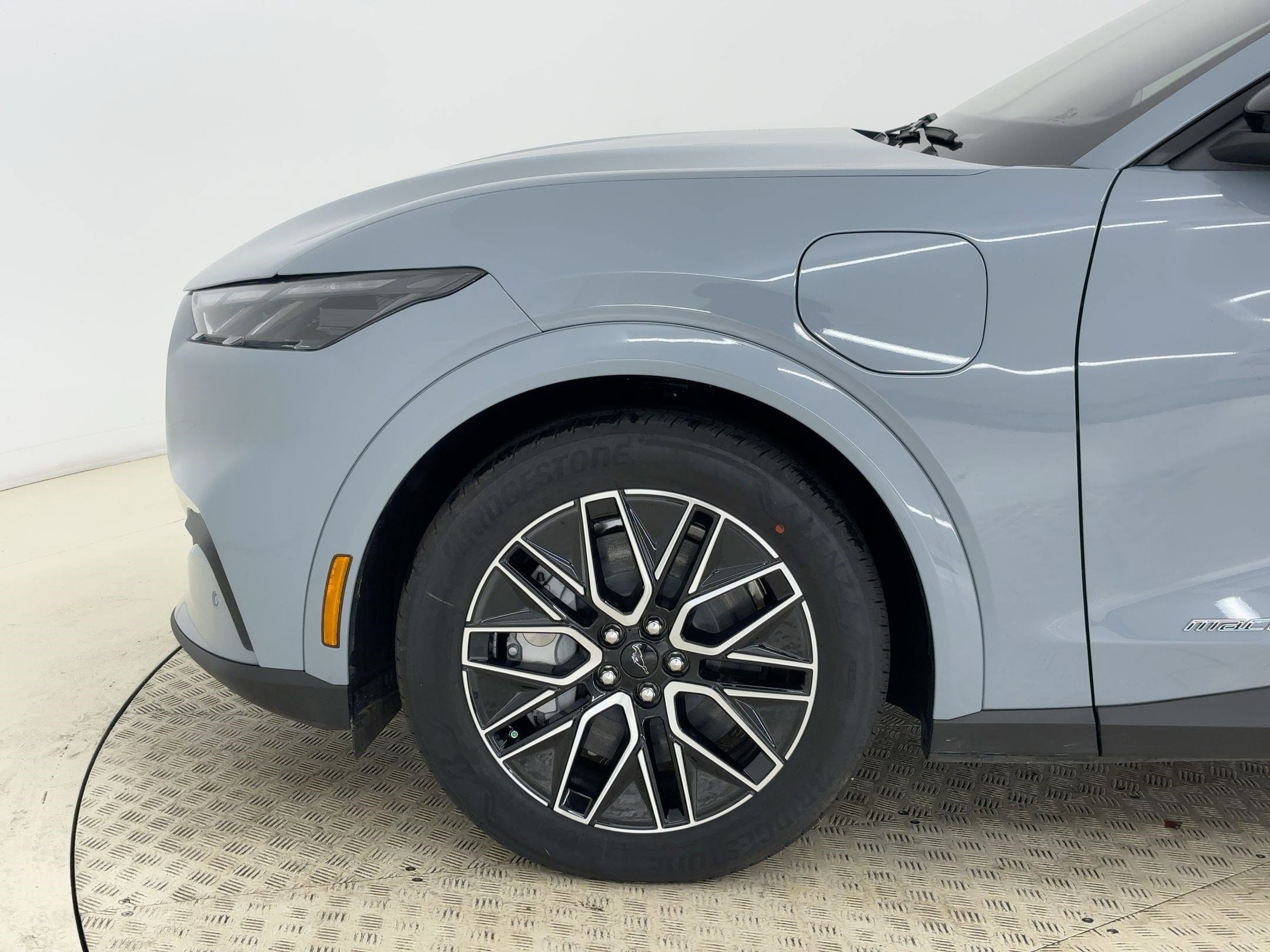 2025 Ford Mustang Mach-E Premium - Photo 10