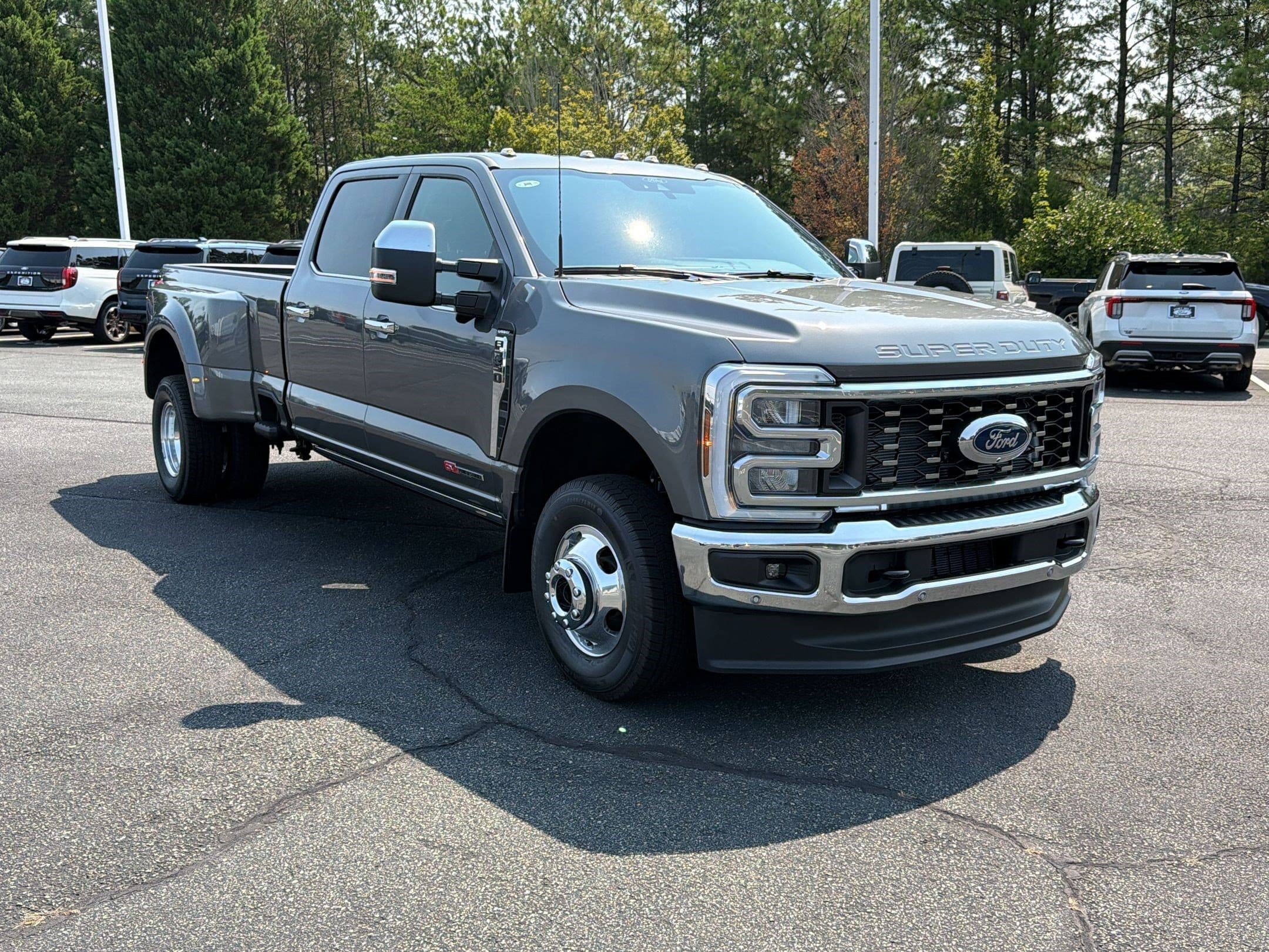 F-350 LARIAT Truck Crew Cab