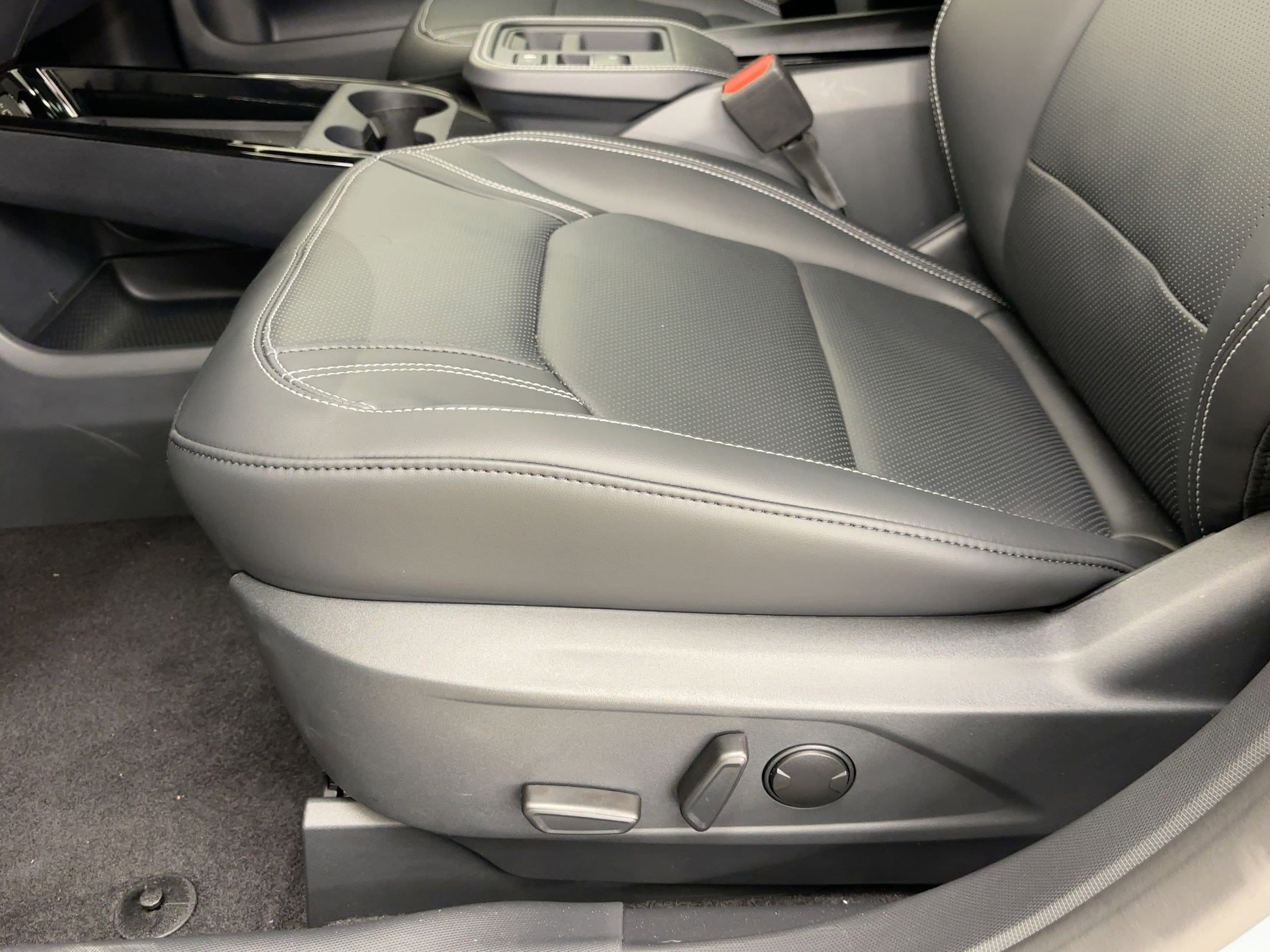 2025 Ford Mustang Mach-E Premium - Photo 12