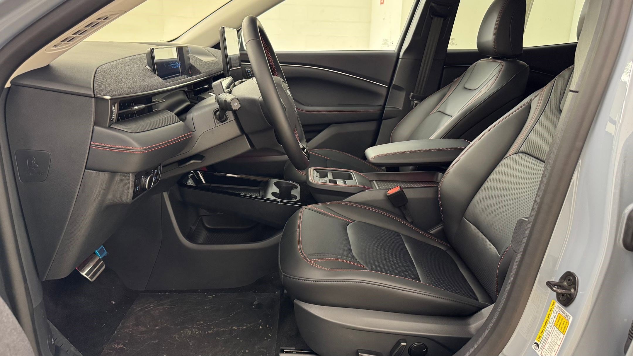 2025 Ford Mustang Mach-E Premium - Photo 30