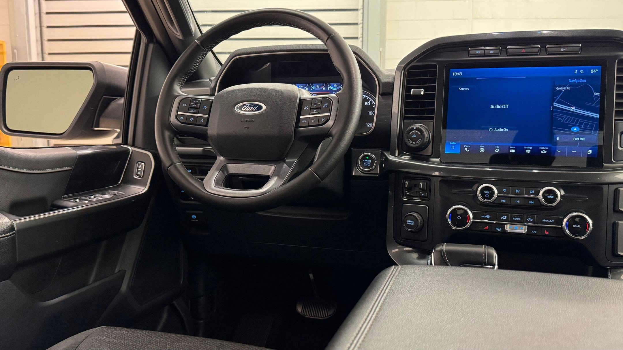 2023 Ford F-150 XLT photo 4