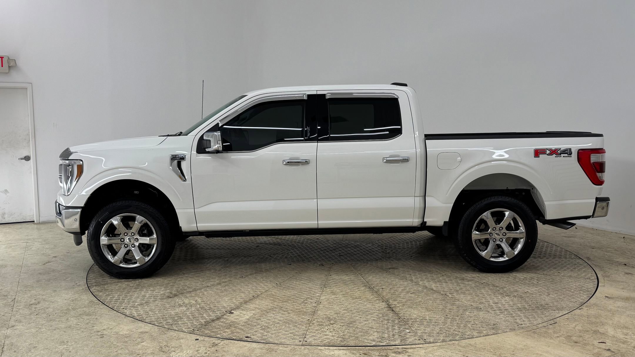 2021 Ford F-150 Lariat photo 2