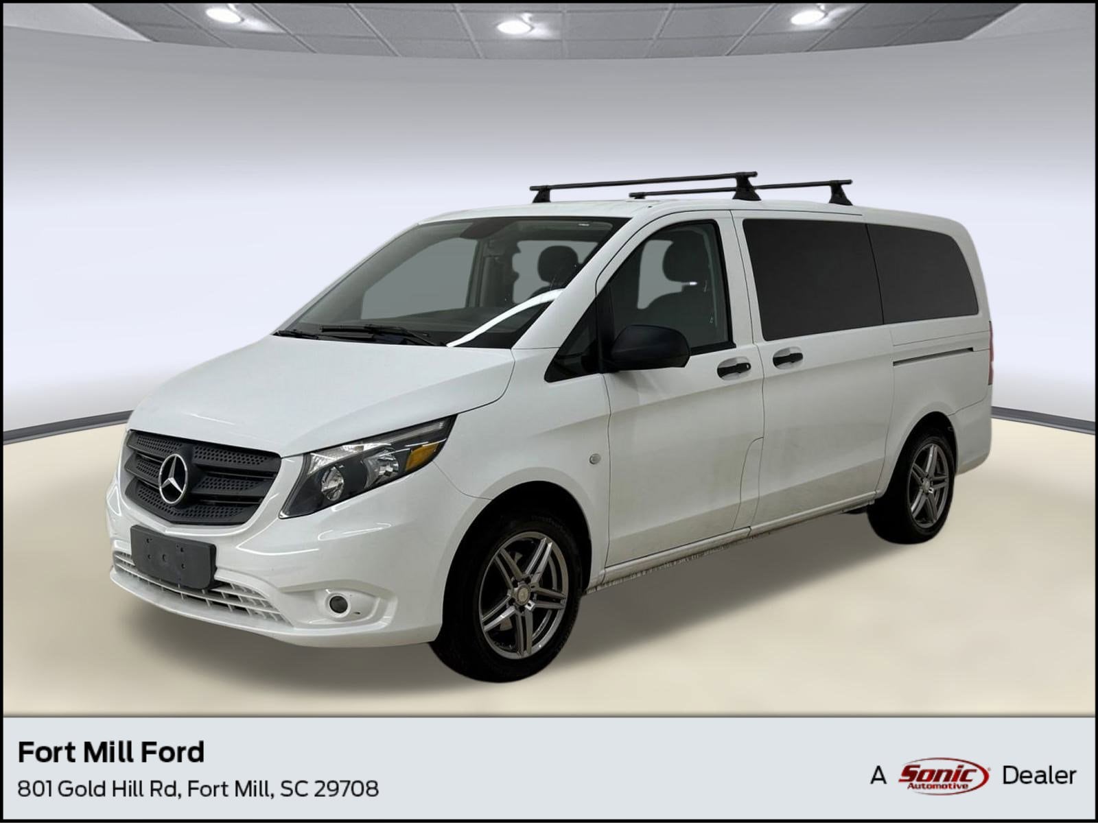 2017 Mercedes-Benz Metris Passenger Van Base's photo