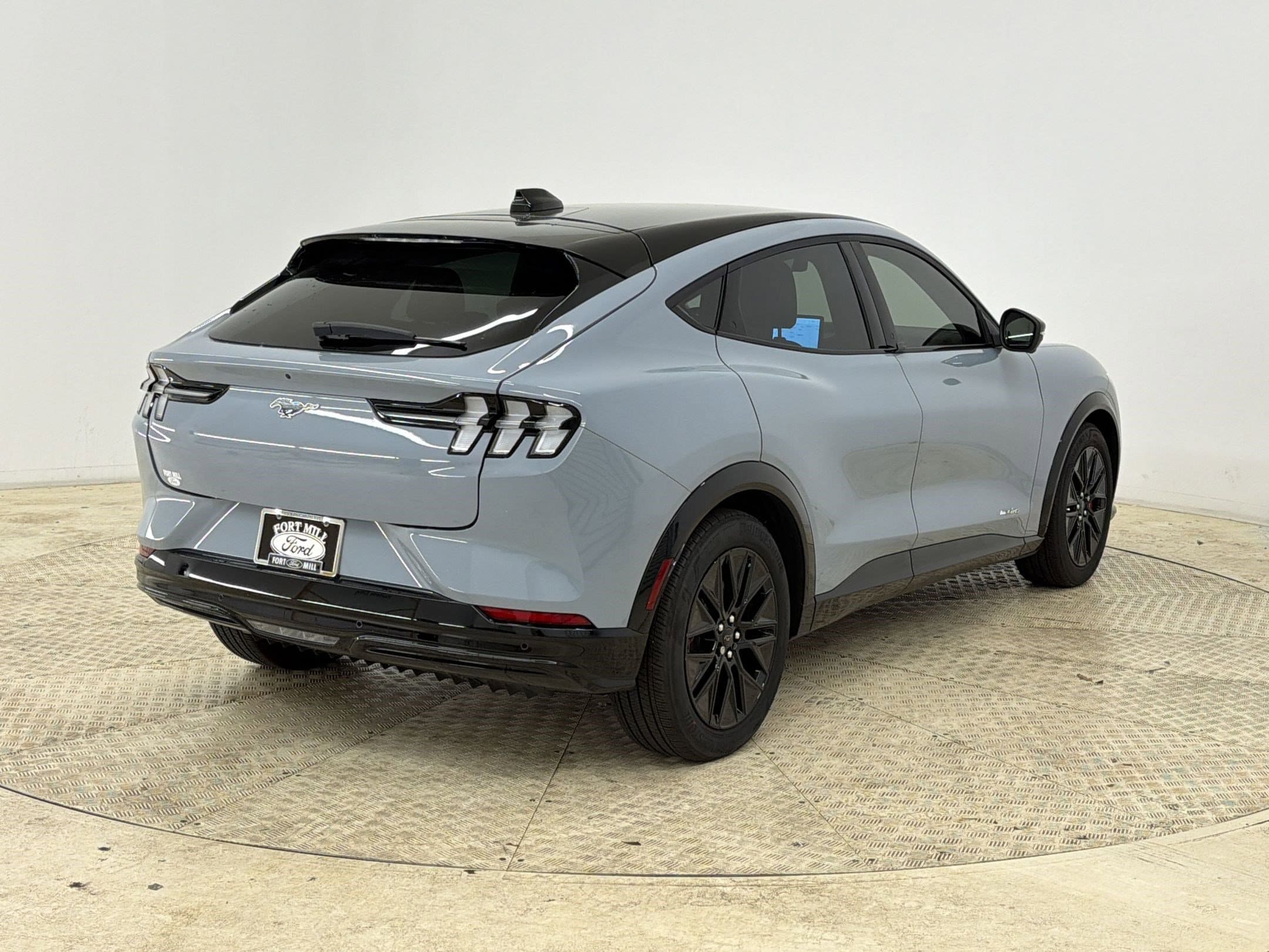 2025 Ford Mustang Mach-E Premium - Photo 9