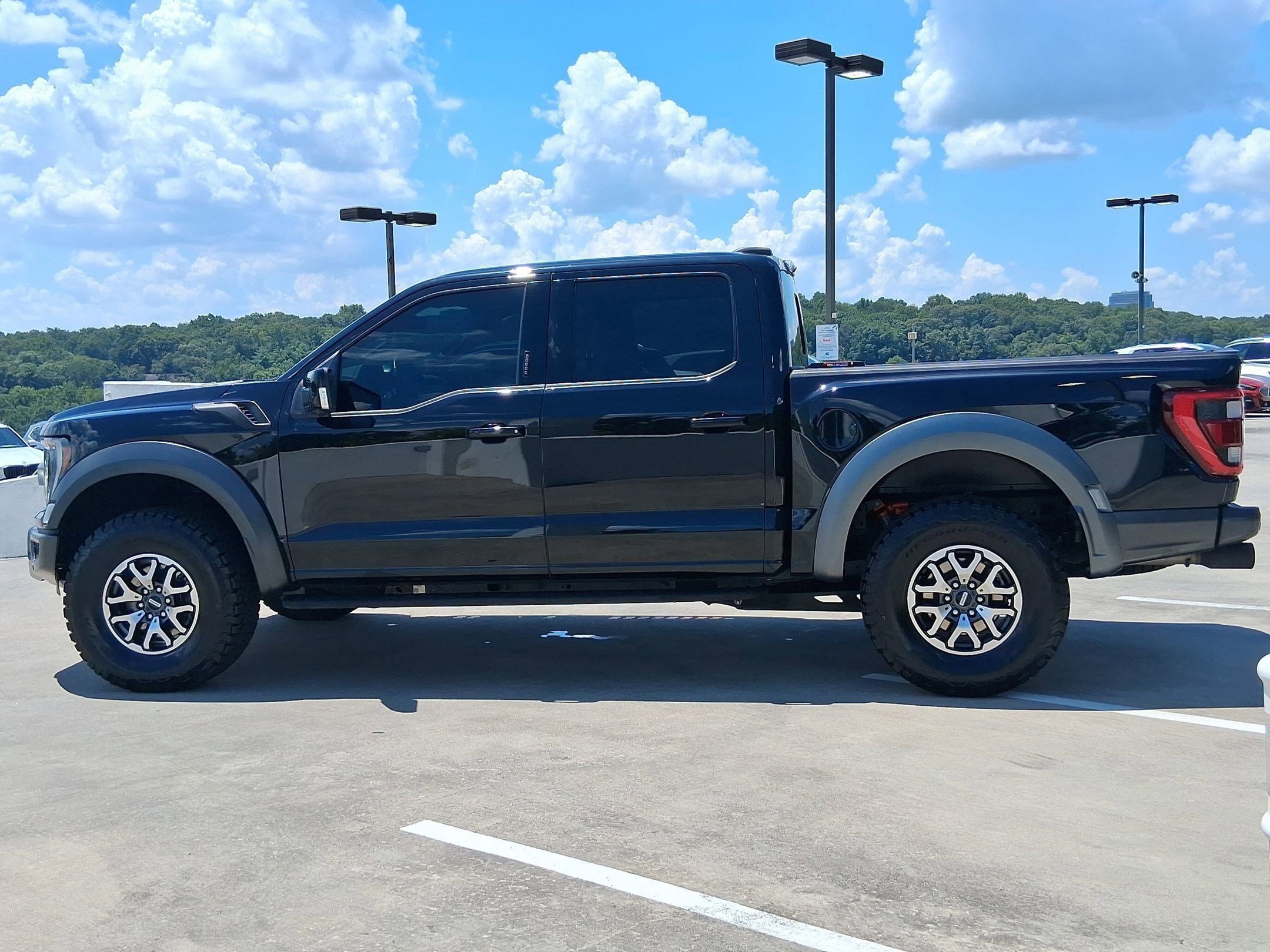 2023 Ford F-150 Raptor photo 2