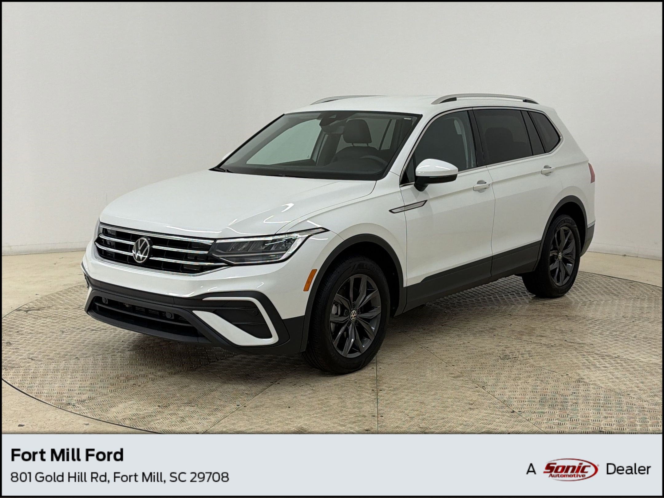 2023 Volkswagen Tiguan 2.0T SE's photo