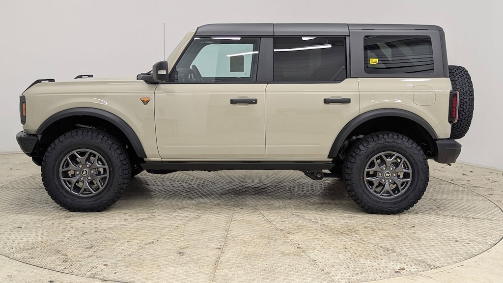 New 2025 Ford Bronco Badlands SUV