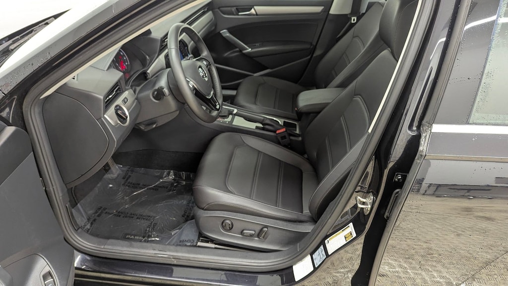 Certified 2022 Volkswagen Passat 2.0T SE Sedan